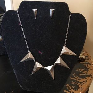 Park Lane On the Edge necklace and earring set